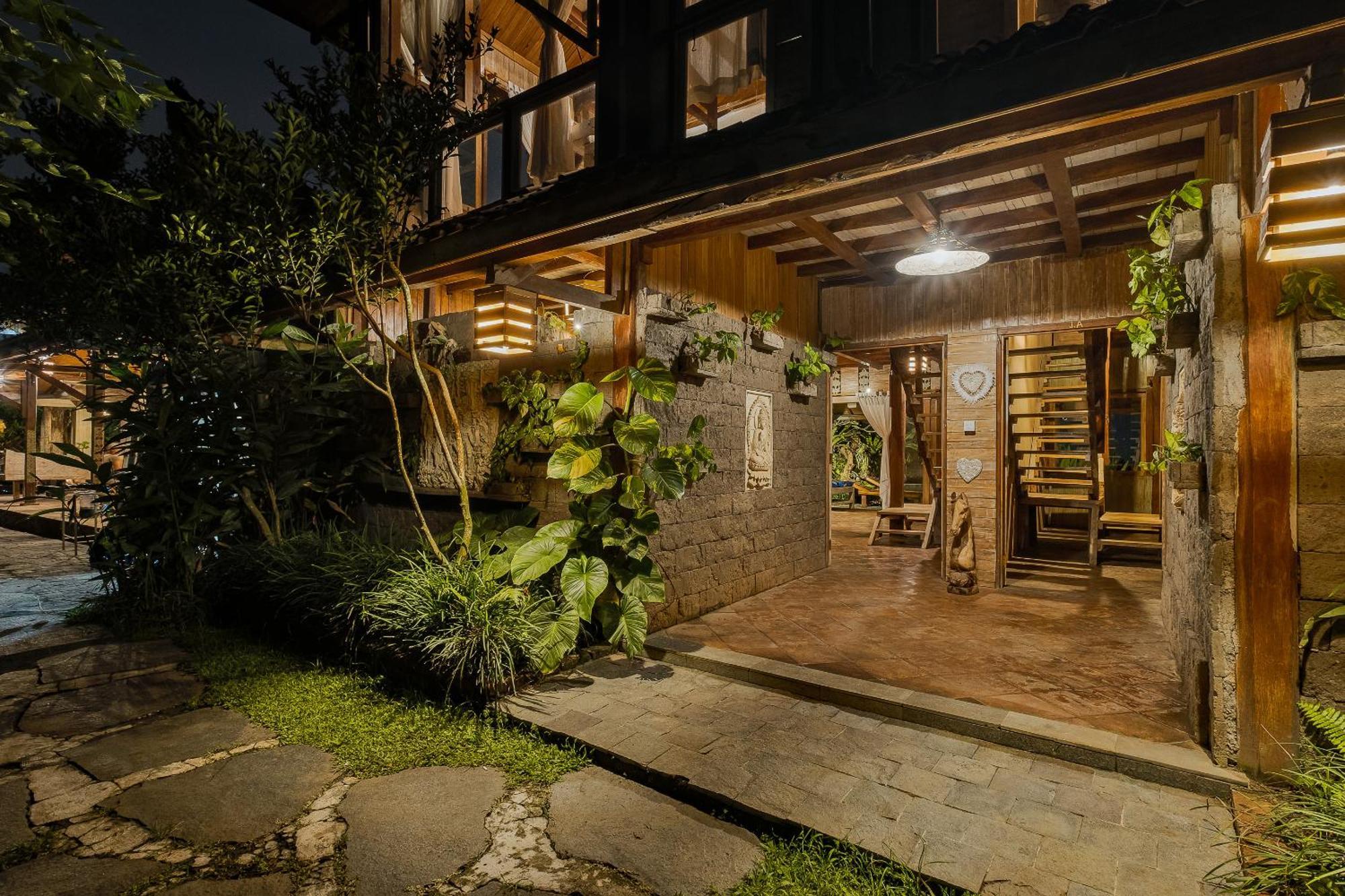 Joglo Organik Guesthouse Ubud  Exterior photo