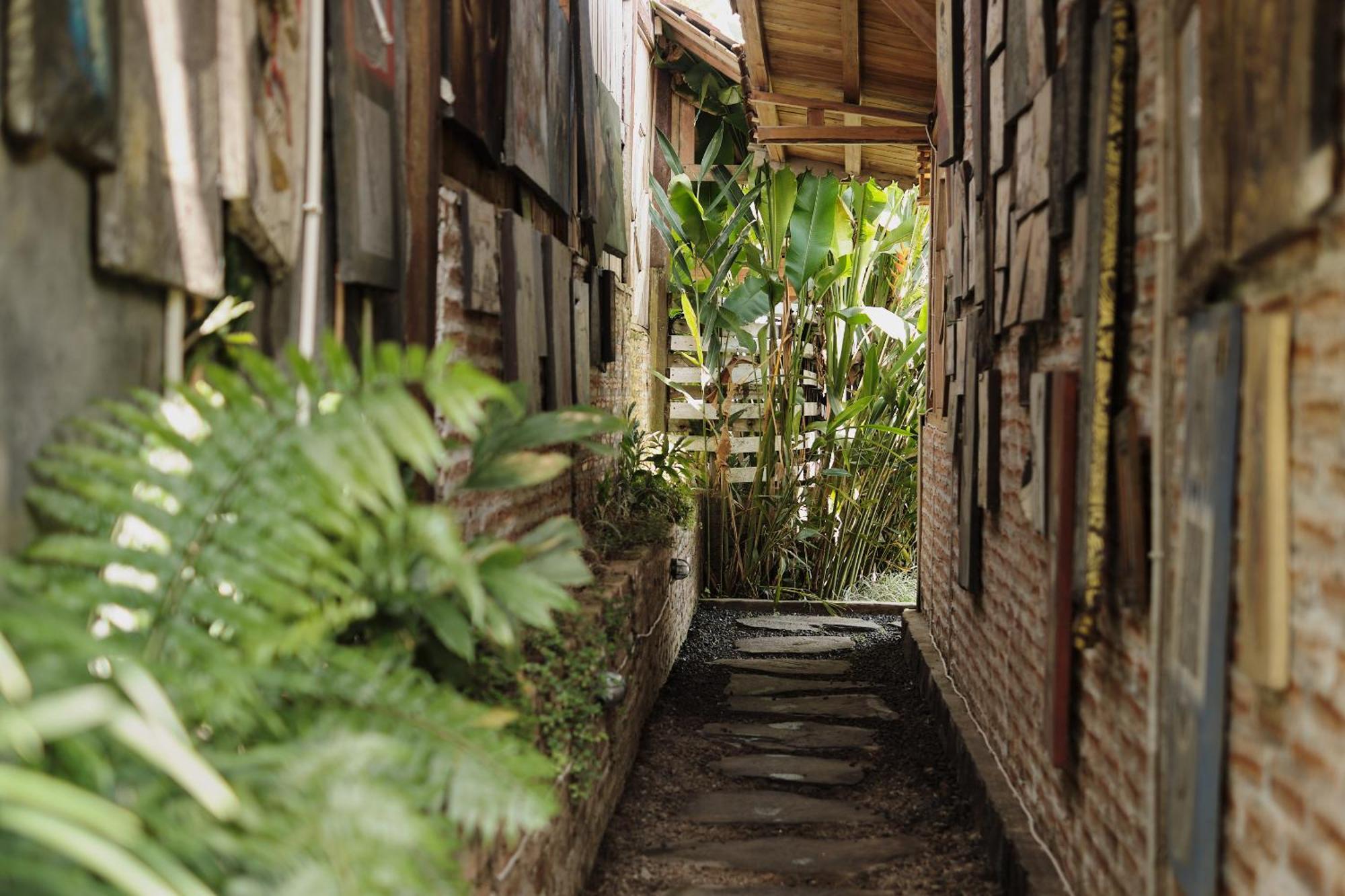 Joglo Organik Guesthouse Ubud  Exterior photo