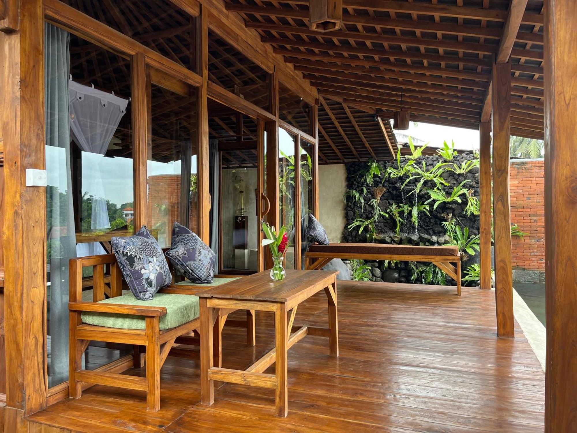 Joglo Organik Guesthouse Ubud  Exterior photo