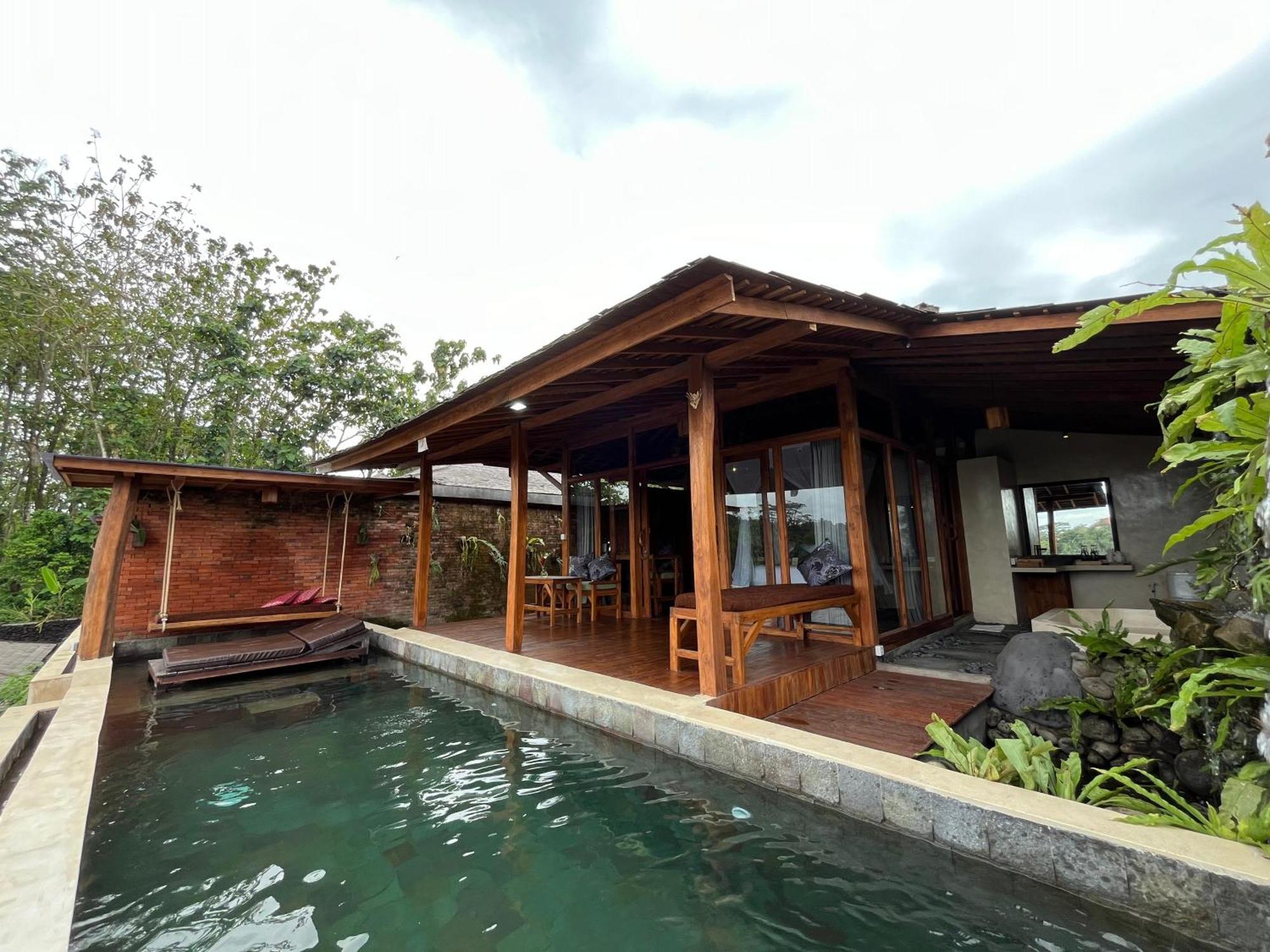 Joglo Organik Guesthouse Ubud  Exterior photo